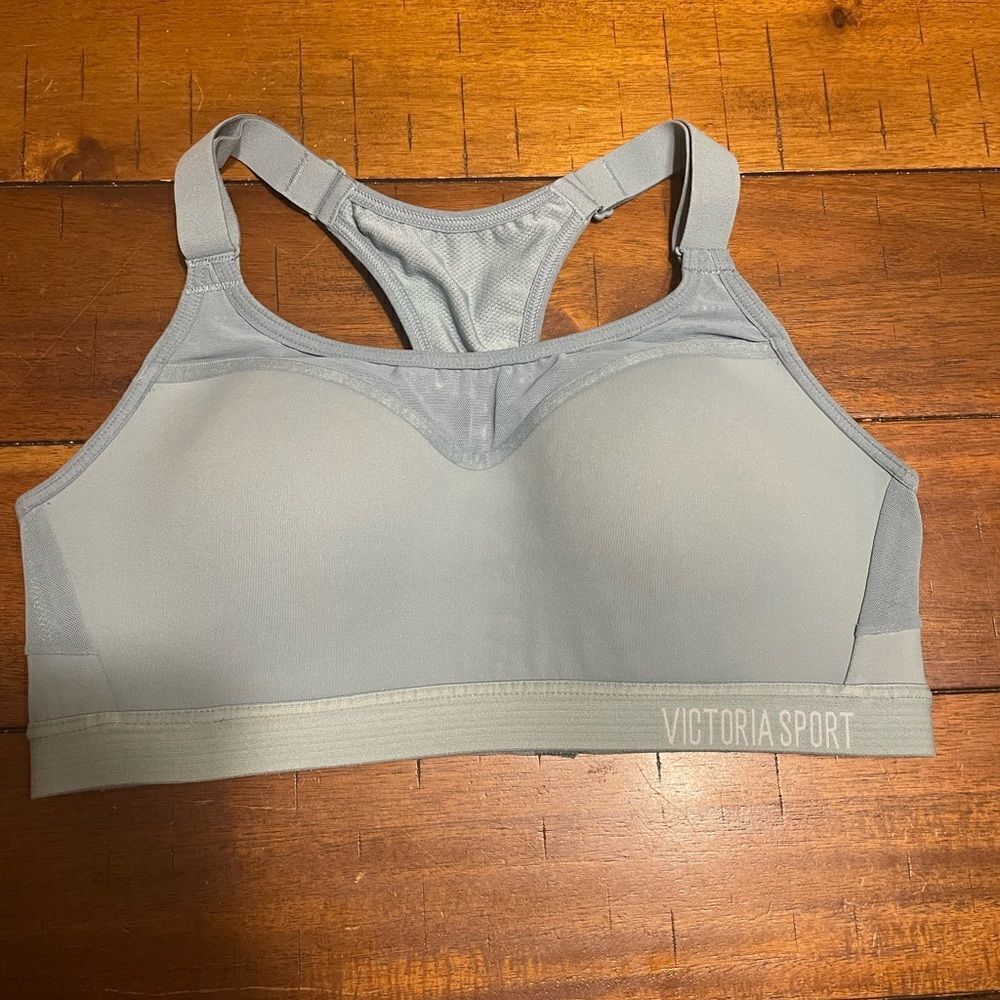 Victoria’s Secret Sport Racerback Sports Bra Size 32C